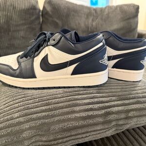 Nike Air Jordan 1 Men's Navy Blue and White Sneakers
